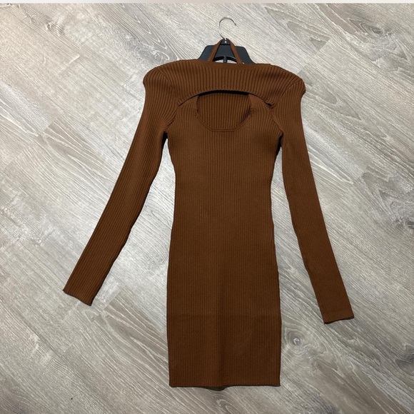 NWT PrettyLittleThing Chocolate Brown Ribbed Knit Halter Midi Dress - Size M - Picture 4 of 8